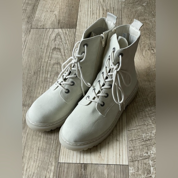 American Eagle Rocket Lace-up Faux Leather Combat Boots size 7 - Picture 2 of 4